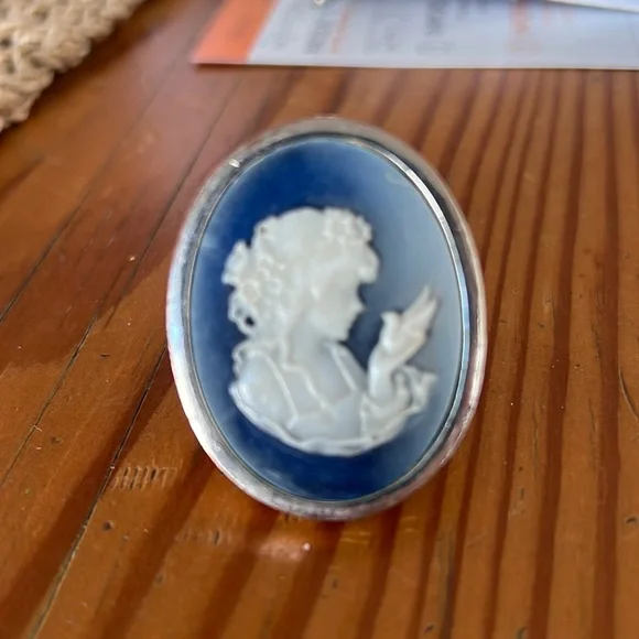 Italian Cameo wood ring - Picture 1 of 6